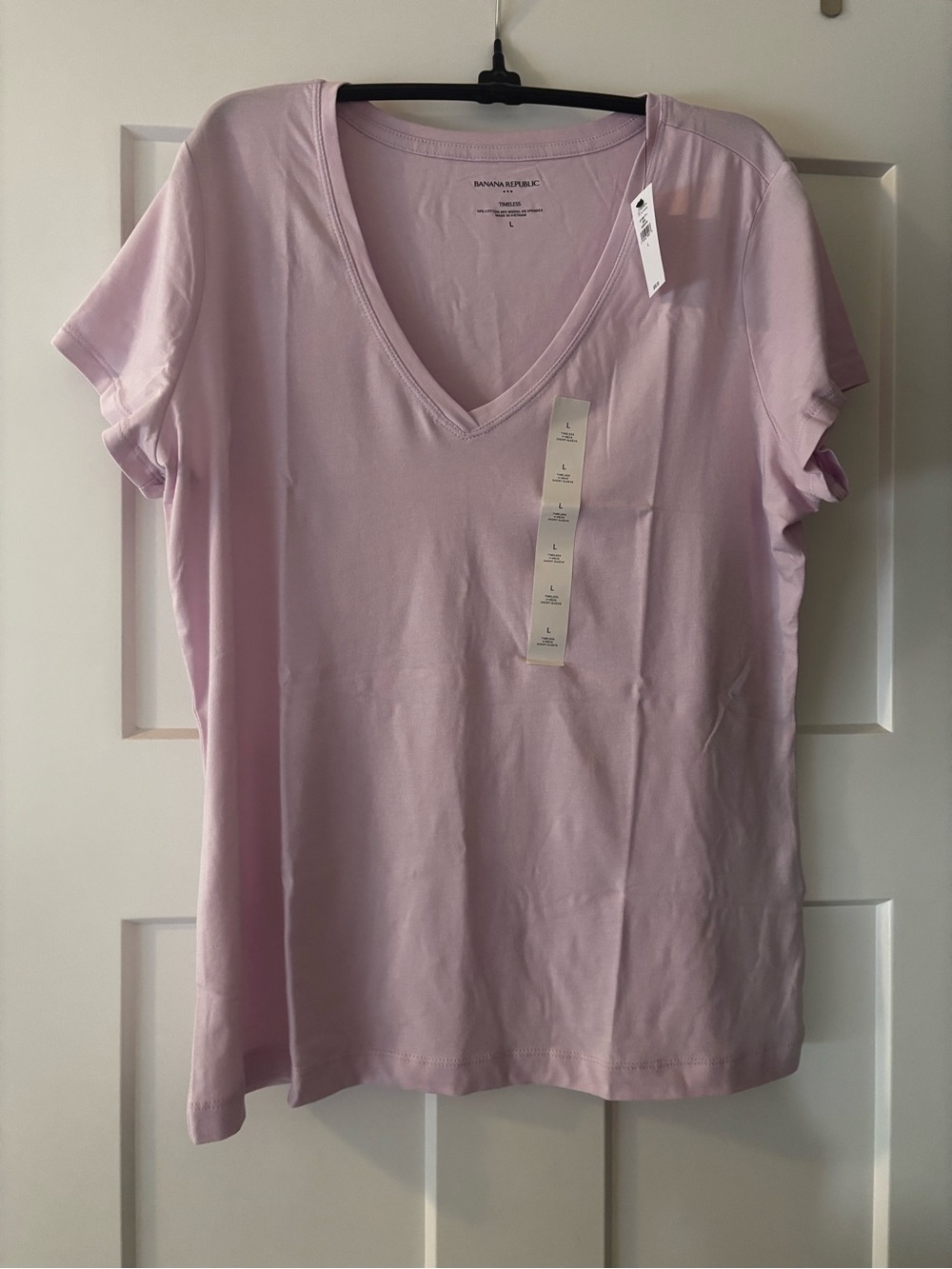 Banana Republic V-Neck Tee (NWT)